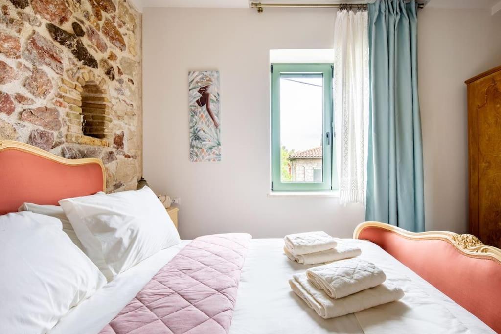 Queen'S Stone Legend, Royal Living By Acropolis Athens Exterior photo